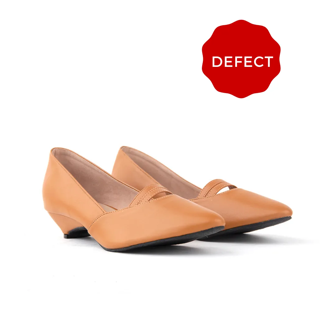 Defect Stiora Pointed Kitten Heel