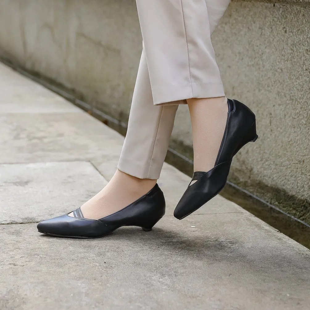 Defect Stiora Pointed Kitten Heel