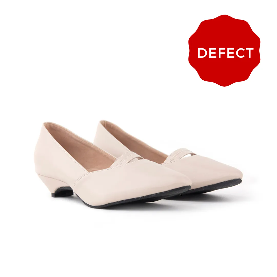 Defect Stiora Pointed Kitten Heel