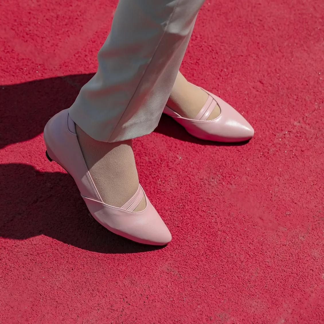 Defect Stiora Pointed Kitten Heel