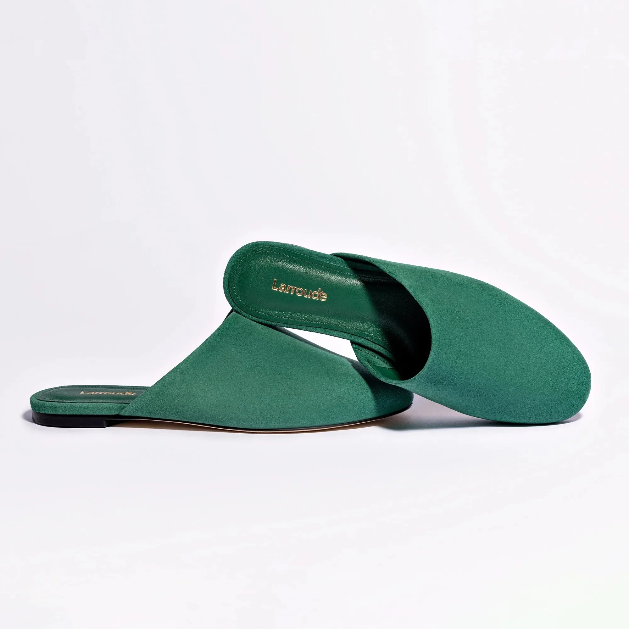 LARROUDÉ Venice Flat Mule and Pouch Kit In Emerald Suede