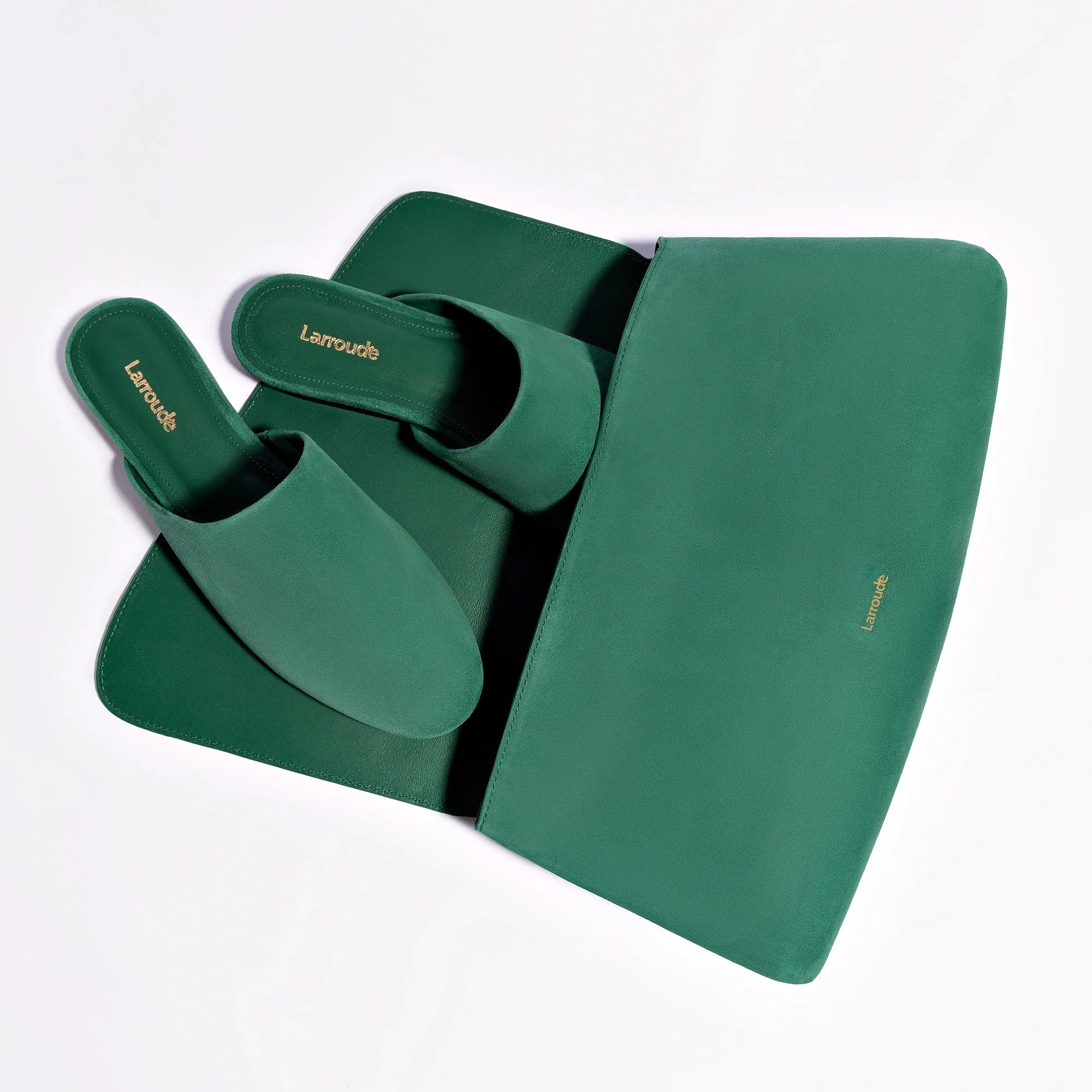 LARROUDÉ Venice Flat Mule and Pouch Kit In Emerald Suede