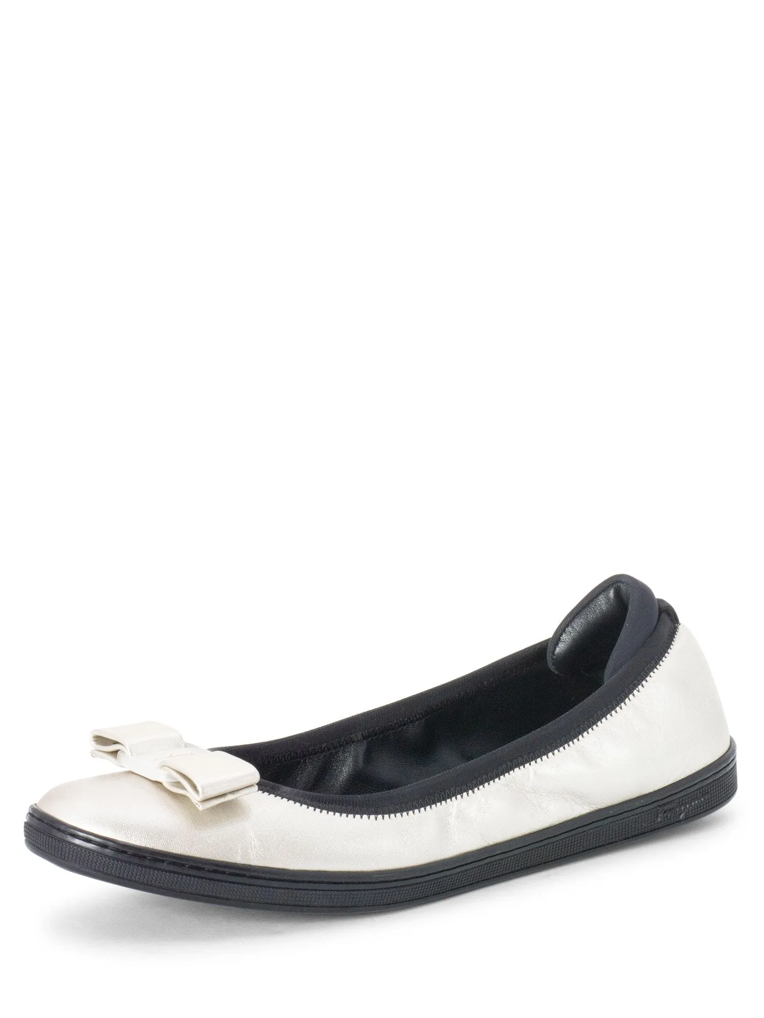 Salvatore Ferragamo Leather Round Toe Bow Ballet Flats Silver Black