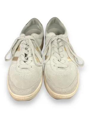 Shoes Sneakers By Gola In Grey, Size: 8