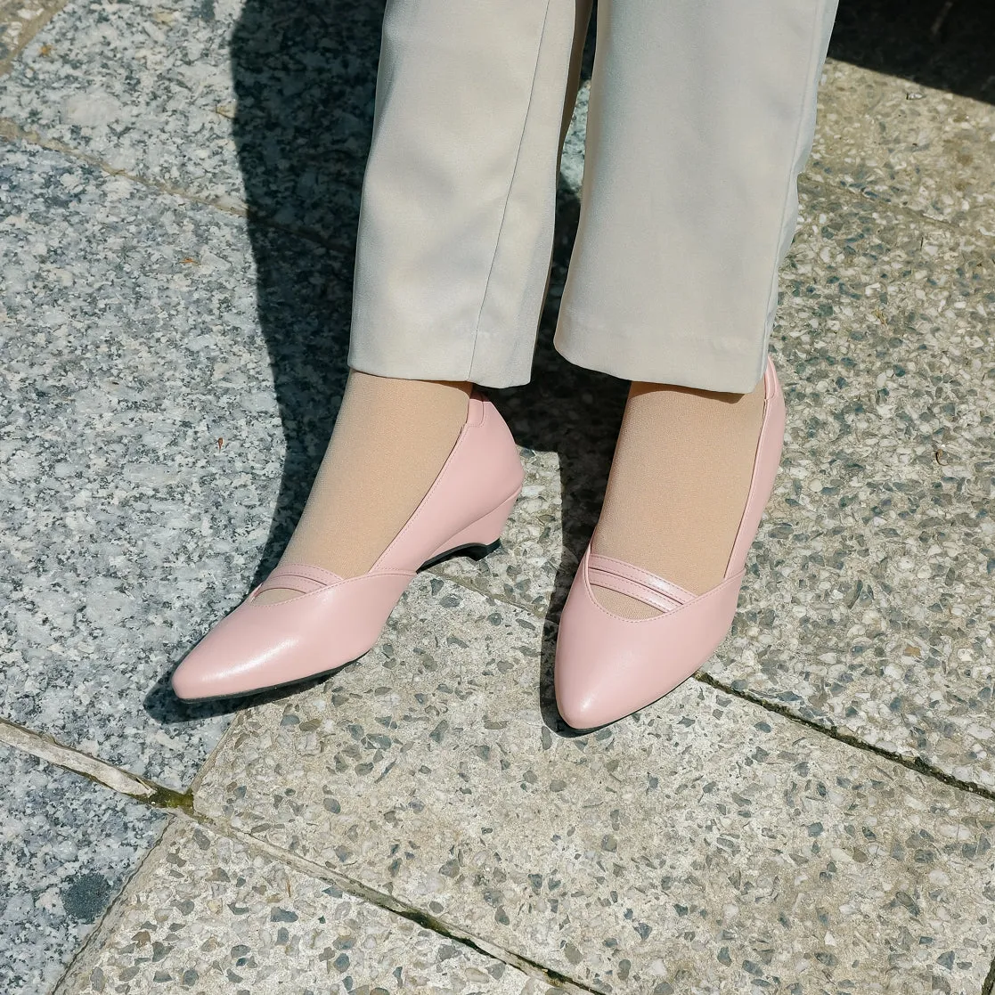 Stiora Pointed Kitten Heel